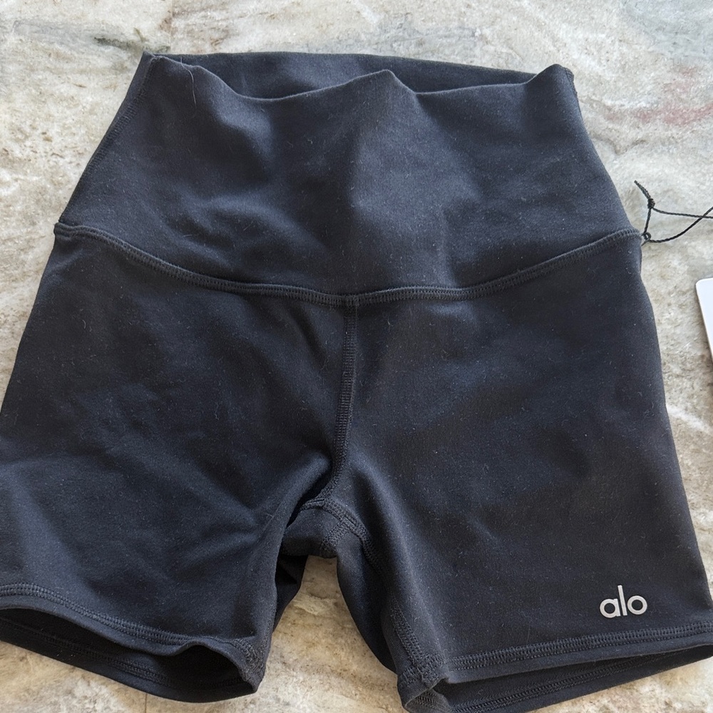 ALO Yoga Women's Black Athletic Shorts
